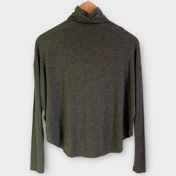 Aritzia Babaton Seaton Turtleneck Top - Picture 6 of 9